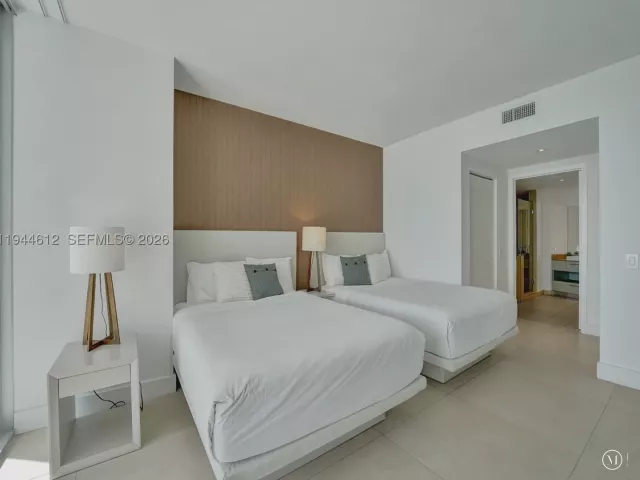 3-bedroom condo for rent in Hollywood - 4111 S Ocean Dr 1201 - MondialRealty