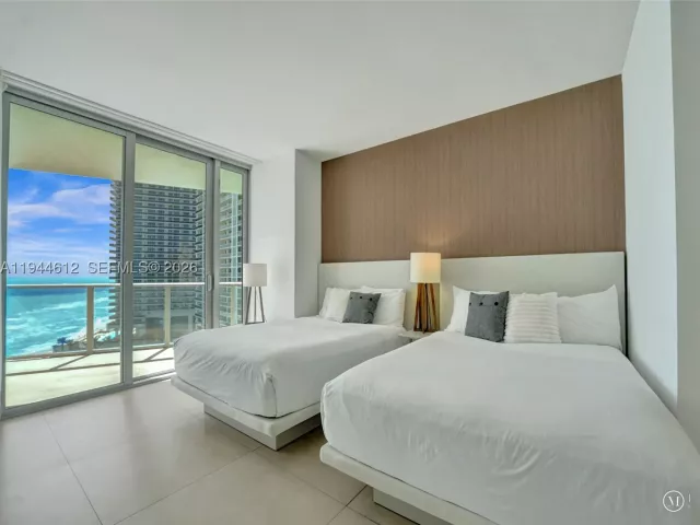 3-bedroom condo for rent in Hollywood - 4111 S Ocean Dr 1201 - MondialRealty