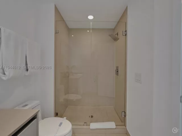 3-bedroom condo for rent in Hollywood - 4111 S Ocean Dr 1201 - MondialRealty