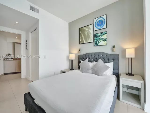 3-bedroom condo for rent in Hollywood - 4111 S Ocean Dr 1201 - MondialRealty