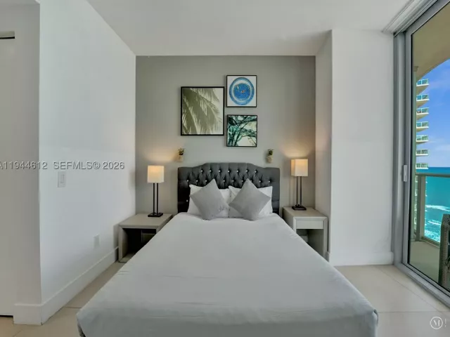 3-bedroom condo for rent in Hollywood - 4111 S Ocean Dr 1201 - MondialRealty