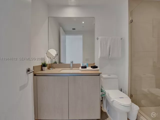 3-bedroom condo for rent in Hollywood - 4111 S Ocean Dr 1201 - MondialRealty
