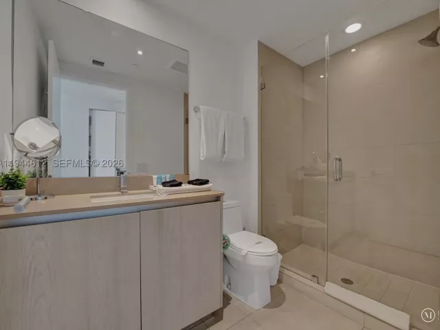 3-bedroom condo for rent in Hollywood - 4111 S Ocean Dr 1201 - MondialRealty