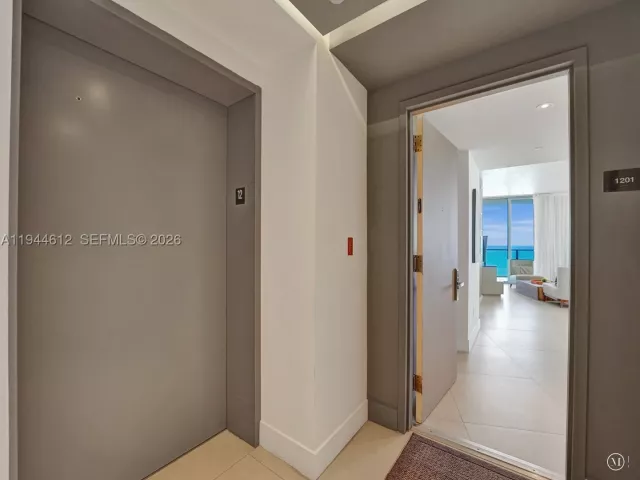 3-bedroom condo for rent in Hollywood - 4111 S Ocean Dr 1201 - MondialRealty