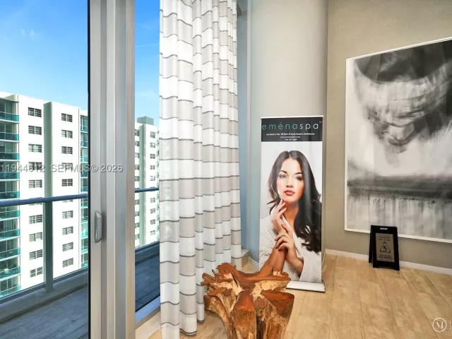 3-bedroom condo for rent in Hollywood - 4111 S Ocean Dr 1201 - MondialRealty