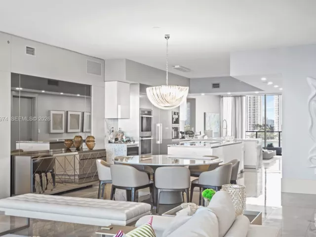 3-bedroom condo for sale in Aventura - 5500 Island Estates Dr 602 - MondialRealty