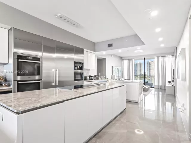 3-bedroom condo for sale in Aventura - 5500 Island Estates Dr 602 - MondialRealty