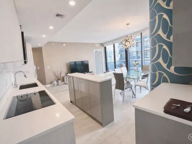 2-bedroom condo for rent in Miami - 45 SW 9th St 3008 - MondialRealty