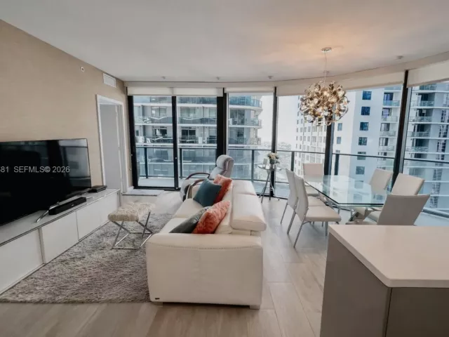 2-bedroom condo for rent in Miami - 45 SW 9th St 3008 - MondialRealty