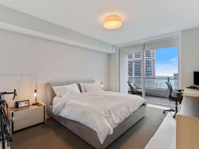 Apartment for sale  Unit #3702 - photo 7098972