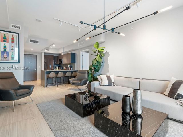 Apartment for sale  Unit #3702 - photo 7098980