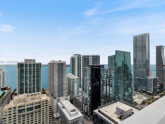 Apartment for sale  Unit #3702 - photo 7098983