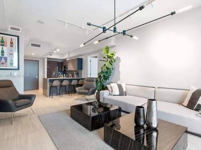 1-bedroom condo for sale in Miami - 1080 Brickell Ave 3702 - MondialRealty