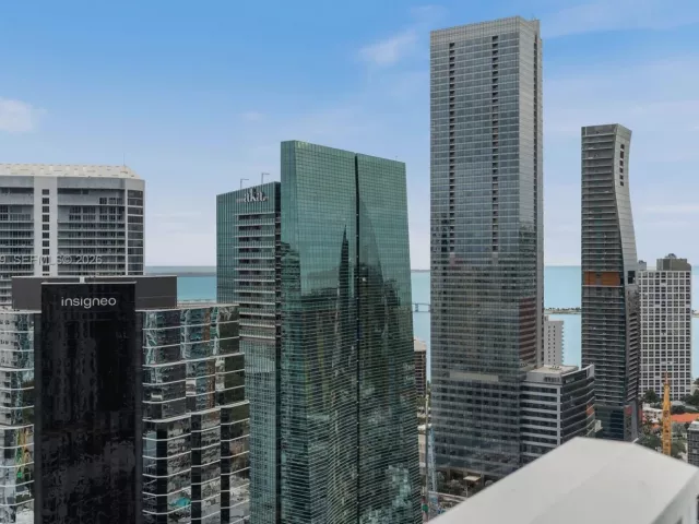 1-bedroom condo for sale in Miami - 1080 Brickell Ave 3702 - MondialRealty