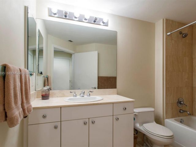 Apartment for sale  Unit #502 - photo 7110702