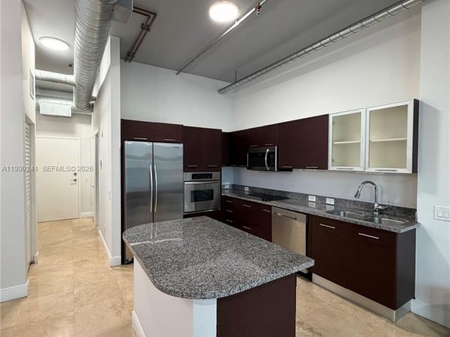 Apartment for rent  Unit #303 - photo 7506616