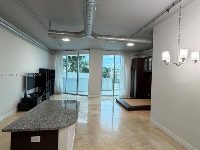 Apartment for rent  Unit #303 - photo 7506621