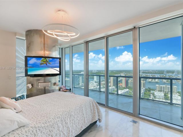 Apartment for sale  Unit #4101 - photo 7103469