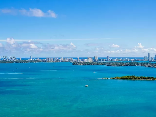 1-bedroom condo for sale in Miami - 460 NE 28th St 3402 - MondialRealty