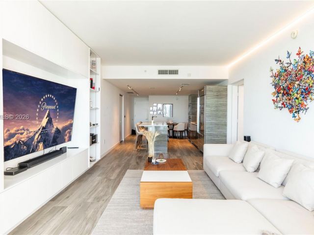 Apartment for sale  Unit #3402 - photo 7101746