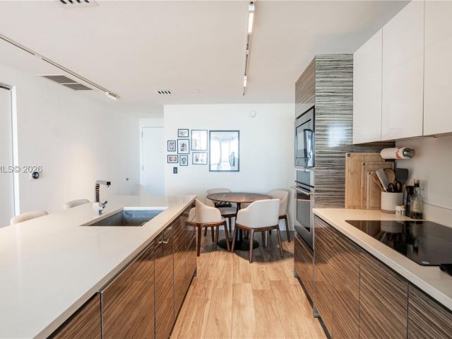 Apartment for sale  Unit #3402 - photo 7101748