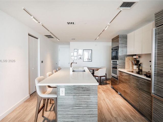 Apartment for sale  Unit #3402 - photo 7101749