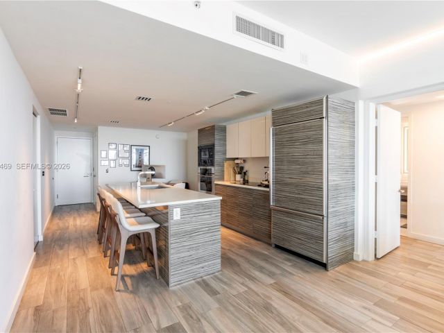 Apartment for sale  Unit #3402 - photo 7101750