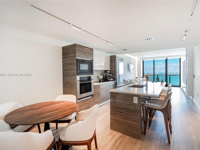 Apartment for sale  Unit #3402 - photo 7101751