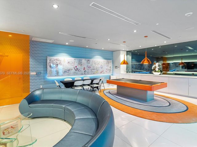 2-bedroom condo for sale in Miami - 31 SE 6th St 2008 - MondialRealty