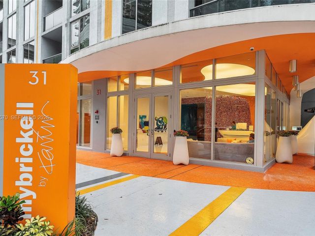 2-bedroom condo for sale in Miami - 31 SE 6th St 2008 - MondialRealty