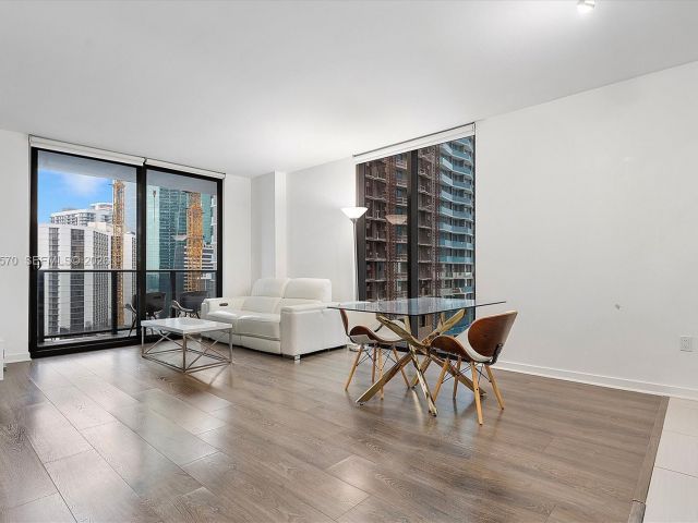 2-bedroom condo for sale in Miami - 31 SE 6th St 2008 - MondialRealty