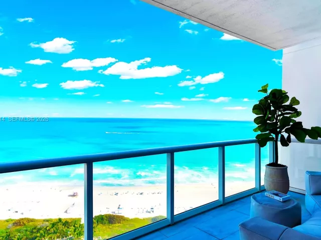 2-bedroom condo for rent in Miami Beach - 100 S Pointe Dr 2407 - MondialRealty