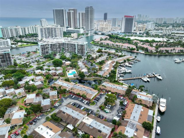 Home for rent at 2753 S Parkview Dr - photo 7146628