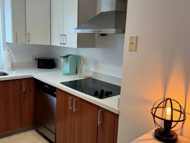 2-bedroom condo for sale in Miami - 170 SE 14th St 2405 - MondialRealty