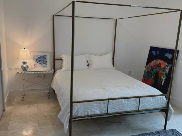 2-bedroom condo for sale in Miami - 170 SE 14th St 2405 - MondialRealty