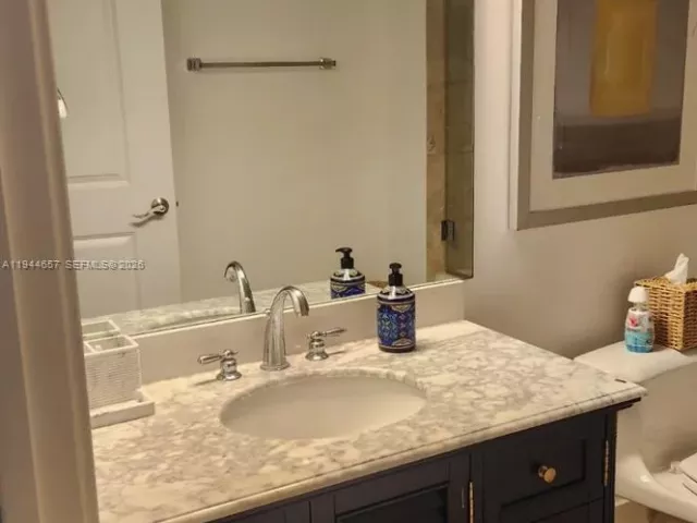 2-bedroom condo for sale in Miami - 170 SE 14th St 2405 - MondialRealty