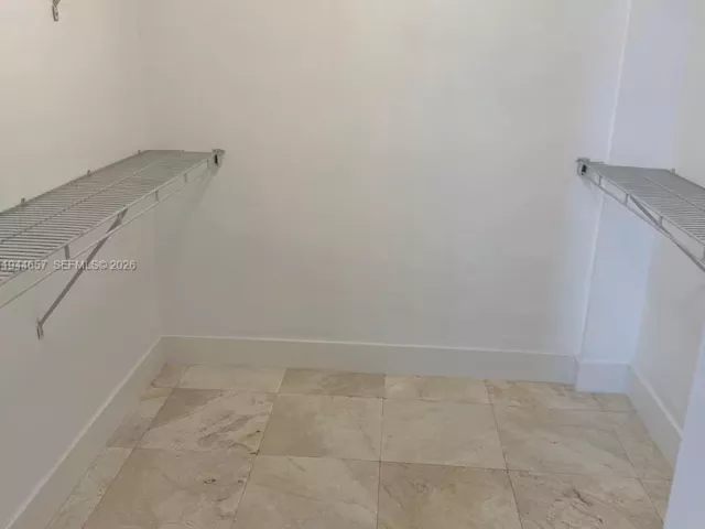 2-bedroom condo for sale in Miami - 170 SE 14th St 2405 - MondialRealty