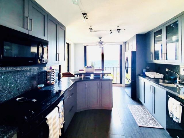 Apartment for sale  Unit #8E - photo 7102798