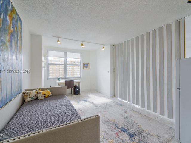 Apartment for rent  Unit #19E - photo 7108037