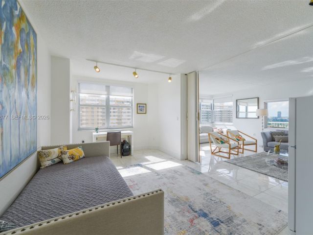 Apartment for rent  Unit #19E - photo 7108039