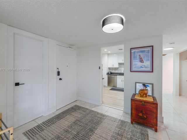 Apartment for rent  Unit #19E - photo 7108043