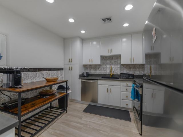 Apartment for rent  Unit #19E - photo 7108045