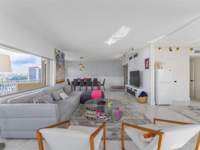 Apartment for rent  Unit #19E - photo 7108055