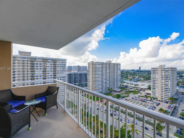 Apartment for rent  Unit #19E - photo 7108060