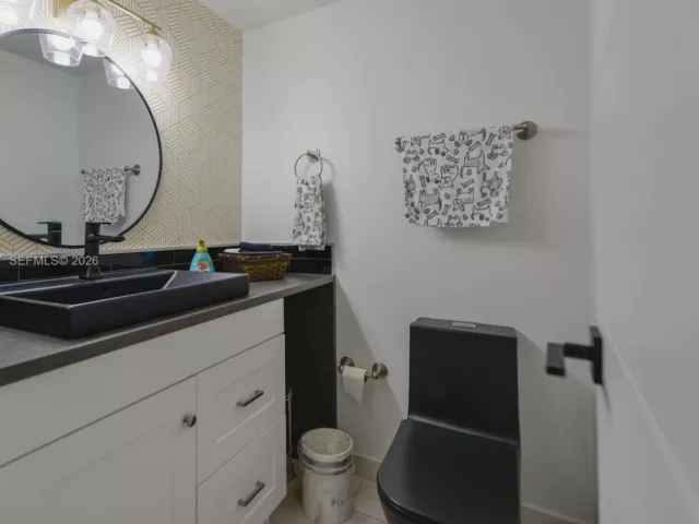 3-bedroom condo for rent in Hallandale Beach - 1950 S Ocean Dr 19E - MondialRealty