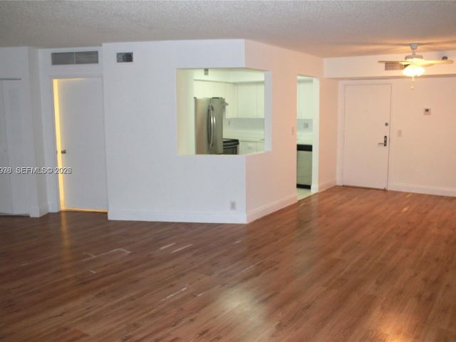 Apartment for rent  Unit #1903 - photo 7434796