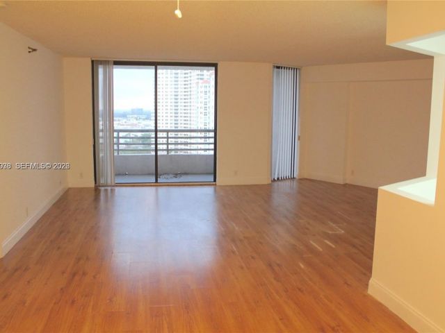 Apartment for rent  Unit #1903 - photo 7434797