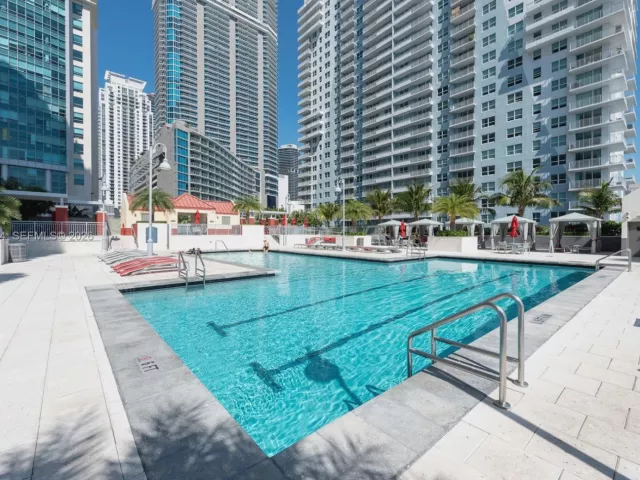 2-bedroom condo for sale in Miami - 1155 Brickell Bay Dr 3403 - MondialRealty