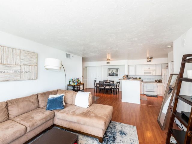 Apartment for sale  Unit #3403 - photo 7116298