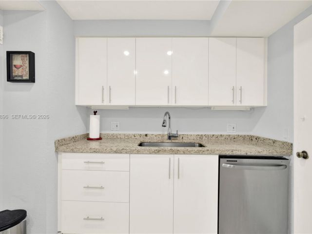 Apartment for sale  Unit #318 - photo 7433993